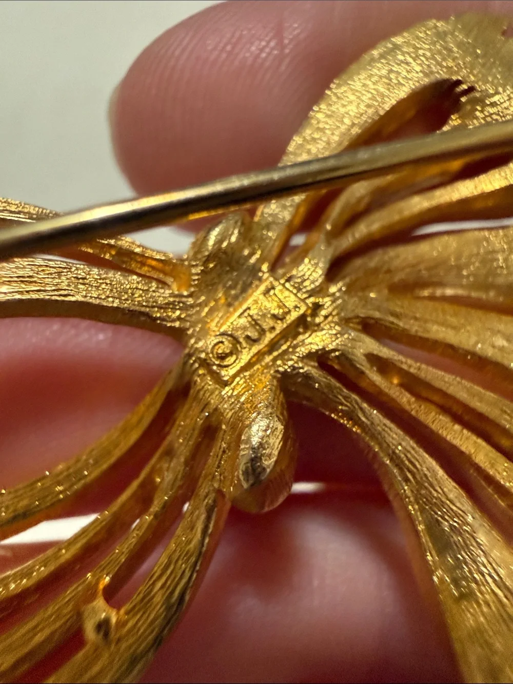 J.J elegant gold